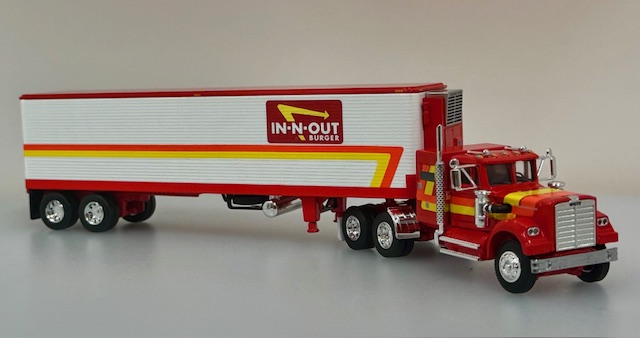 Does Western Star still make the 4900?