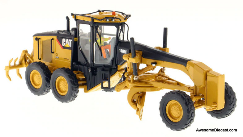How much does a cat 140M weigh?
