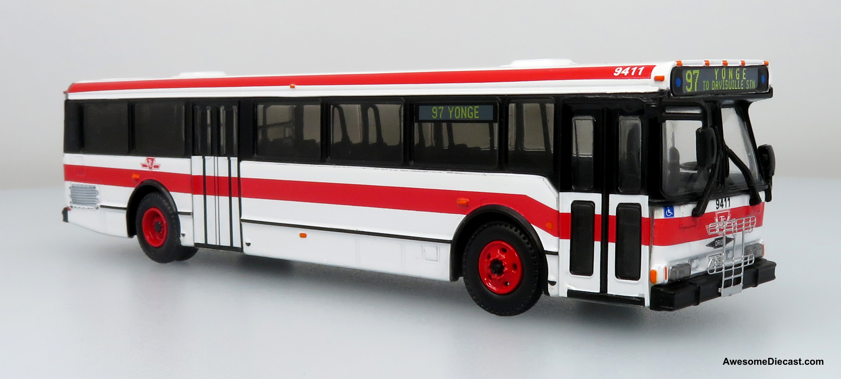 Does the product have rubber tires?