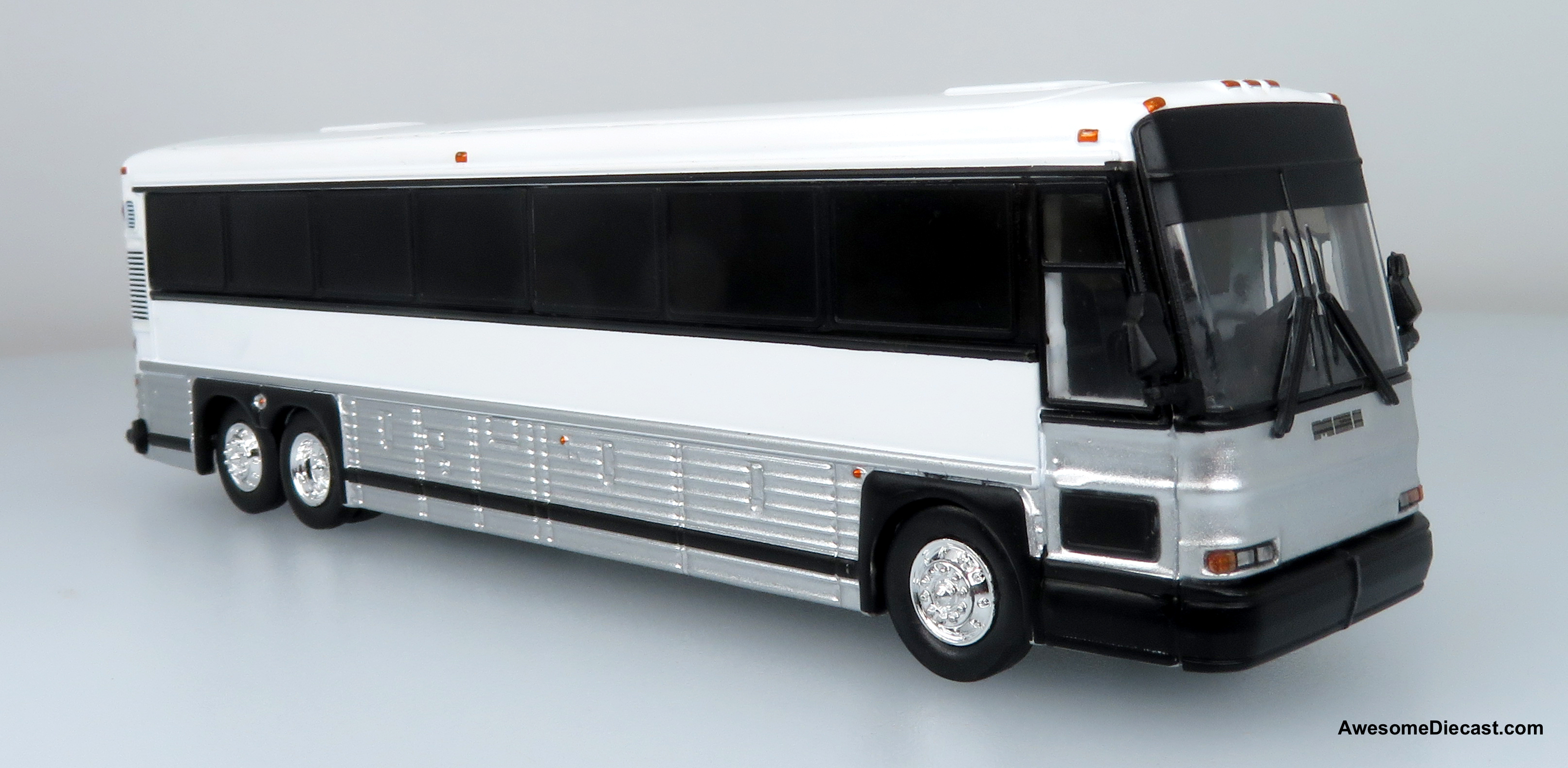 How many units of this coach are available?